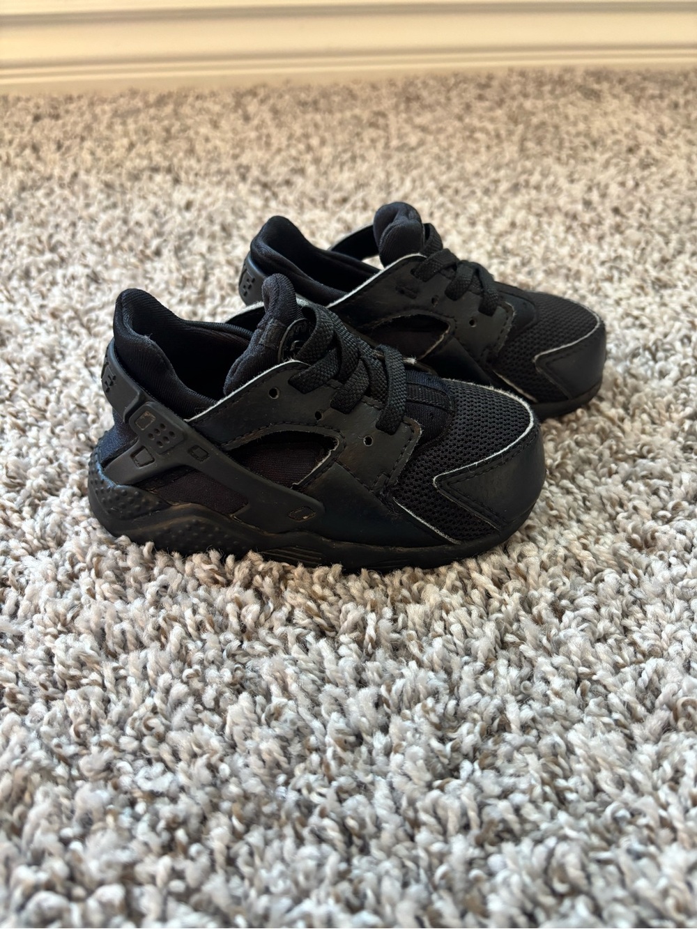 Nike Air Huarache Black Sneakers Kids Size 6C